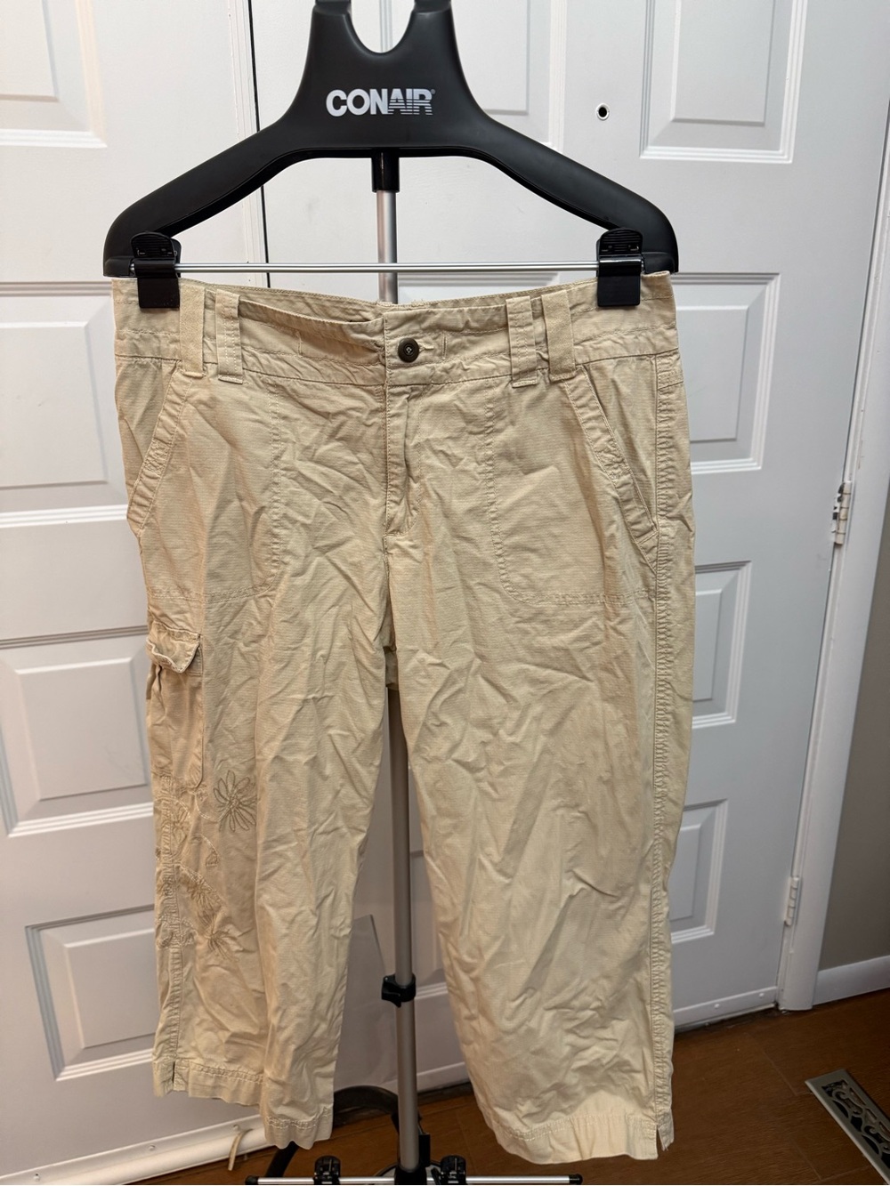 Gloria Vanderbilt Beige Cargo Capris